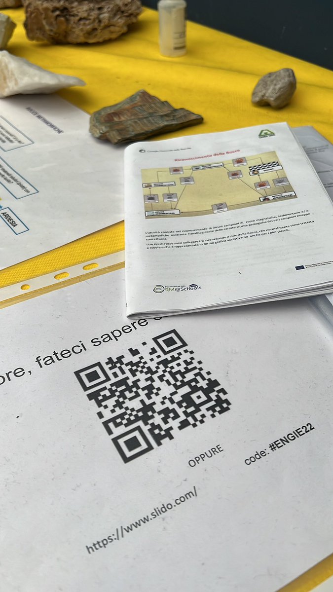 RM_Schools's tweet photo. At the lab ‘Reading rocks and minerals -the language of geology’
Curated by @cnr_igag and @Cnr_Isof with the collaboration of @cnr_scitec @StiimaCNR #museodelFiumeNazzano and the #LanguaggiodellaRicerca network
As part of our project @RM_Schools
 #rmatschools @EITRawMaterials https://t.co/tpODRGQIVQ
