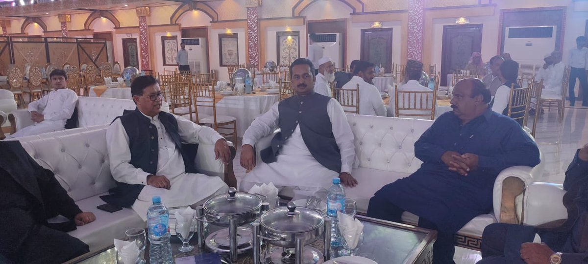 AdilBukshPK's tweet photo. ممبران پنجاب اسمبلی چوہدری عادل بخش چٹھہ بیگم طلعت شوکت منظور چیمہ صاحبہ نے سابقہ کونسلر چوہدری شفیق لمبڑدار صاحب کی بیٹی کی شادی میں شرکت کی
سابق چیئرمین بابو شعیب ادریس و دیگر بھی ہمراہ
حلقہ میں مختلف مقامات پر دوستوں بزرگوں سے ملاقات اور فاتحہ خوانی کی
#SMT #PP51 #PP52 https://t.co/7oUFKLLS4W
