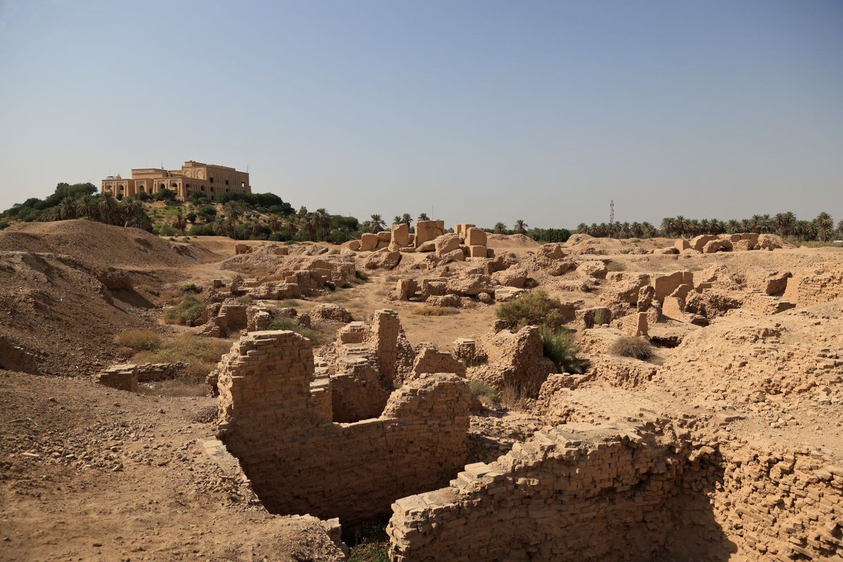 In the ruins of ancient Babylon, age-old building techniques are helping heal climate change scars #Iraq #Archaeology context.news/climate-risks/…