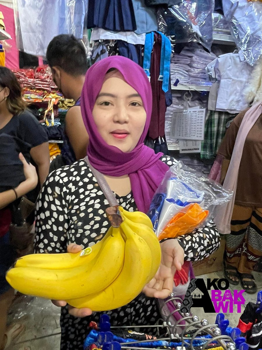AkoBakwit's tweet photo. Nakapagbigay din tayo ng mga cavendish banana sa mga kapatid nating vendor sa ilang piling lugar sa Metro Manila at Rizal.

Maraming salamat sa Rise Against Hunger Philippines at Dole Philippines at sa lahat ng mga tumulong upang maipaabot ito.

#AkoBakwit https://t.co/RDkyAeB2uu