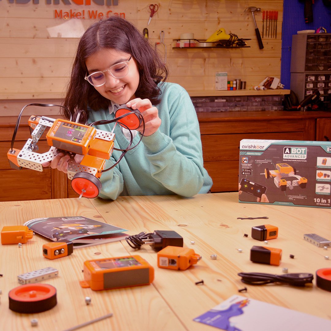 AvishkaarEdu's tweet image. ABot Advanced Kit | ABot made more powerful🤖

➡️Swipe to checkout the fun robots made using this kit. Can you name them?
.
#advancedrobotics #advancerobotics #stemeducation #stemtech #stemeducationforkids #roboticsforkids #beginnerskit #blockcoding #blockcodingforkids