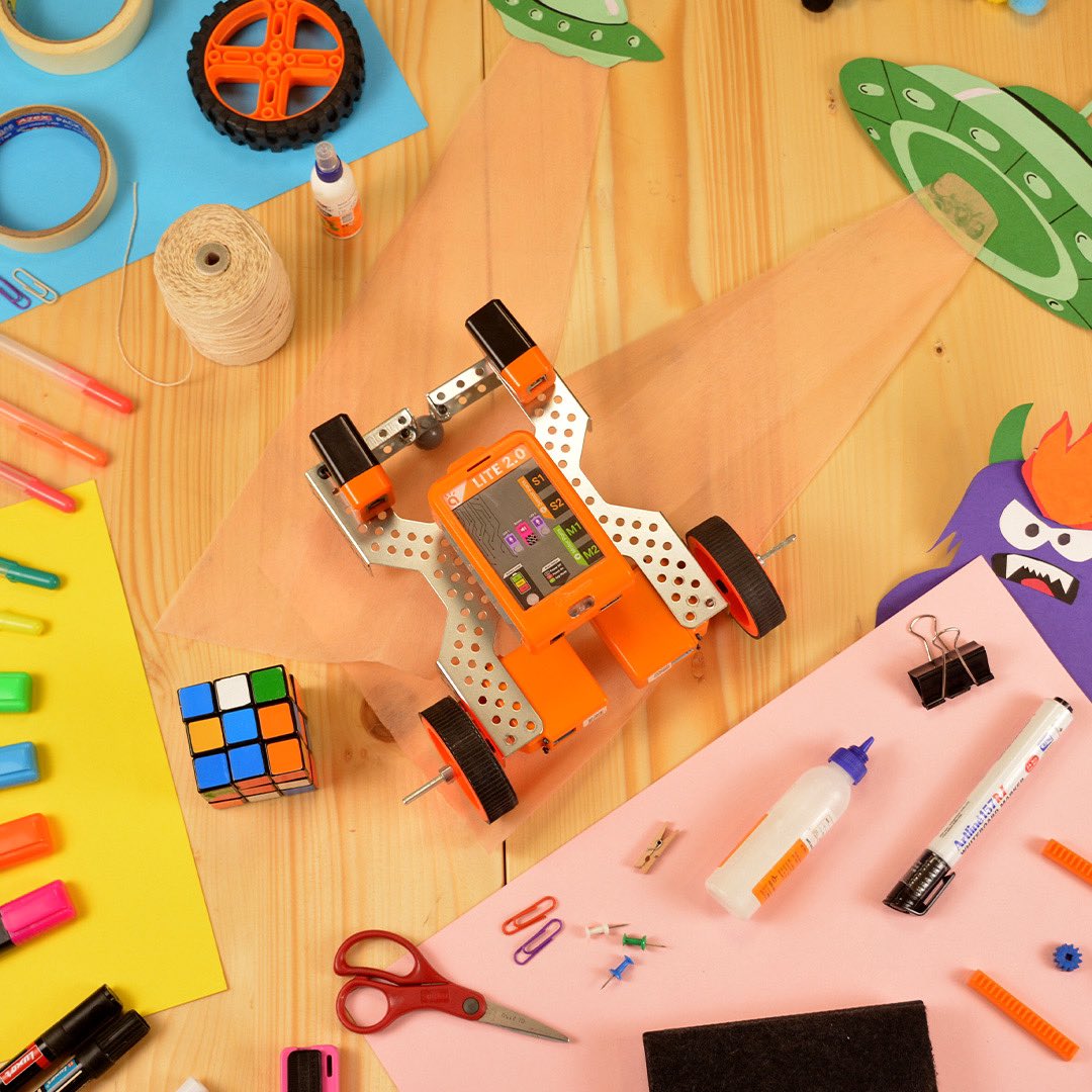 AvishkaarEdu's tweet image. ABot Advanced Kit | ABot made more powerful🤖

➡️Swipe to checkout the fun robots made using this kit. Can you name them?
.
#advancedrobotics #advancerobotics #stemeducation #stemtech #stemeducationforkids #roboticsforkids #beginnerskit #blockcoding #blockcodingforkids