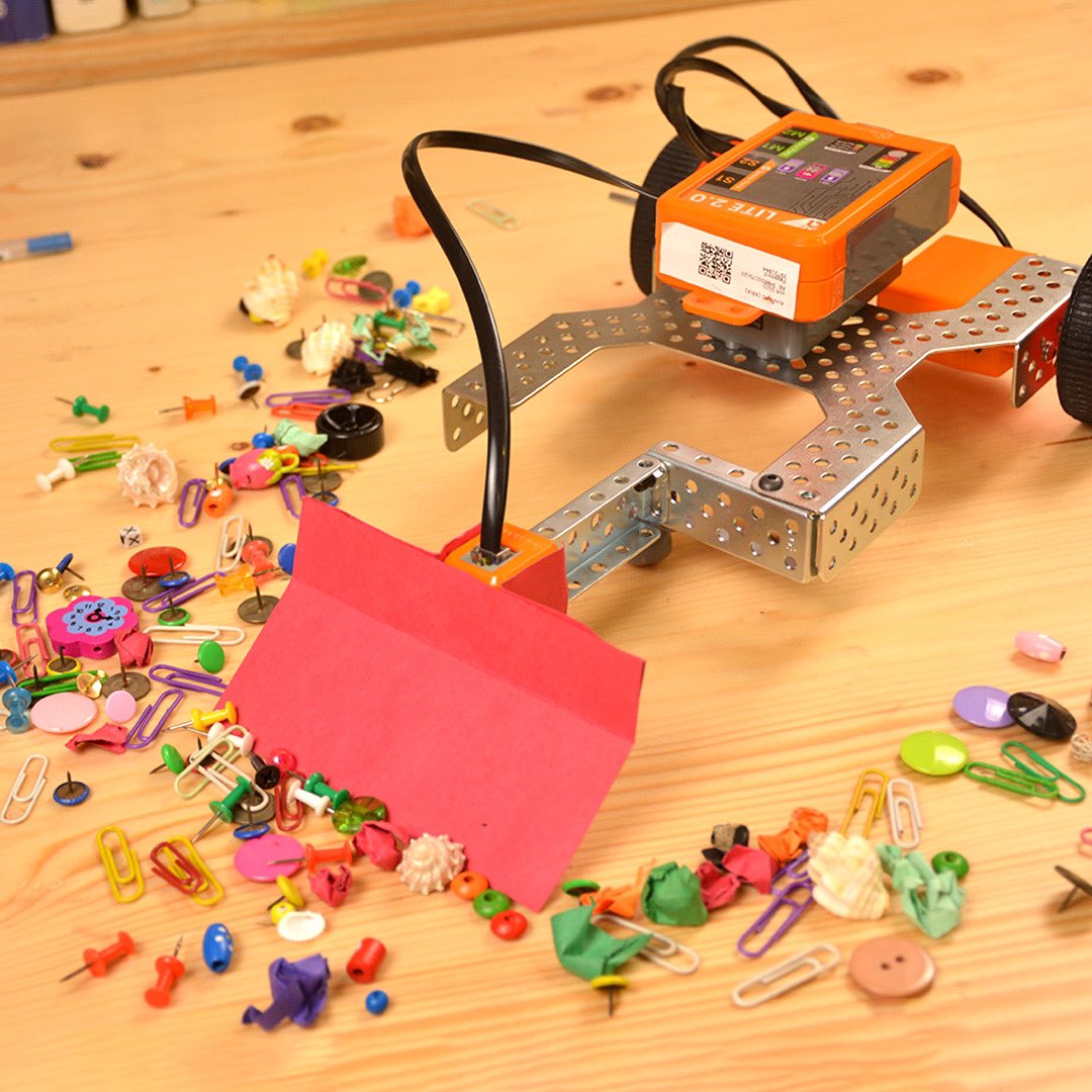 AvishkaarEdu's tweet image. ABot Advanced Kit | ABot made more powerful🤖

➡️Swipe to checkout the fun robots made using this kit. Can you name them?
.
#advancedrobotics #advancerobotics #stemeducation #stemtech #stemeducationforkids #roboticsforkids #beginnerskit #blockcoding #blockcodingforkids