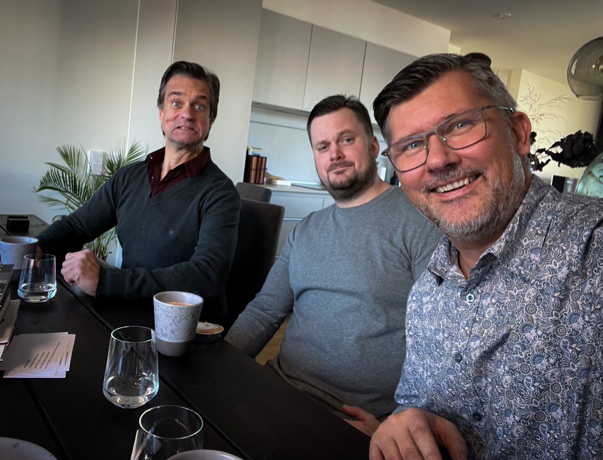 PeterCarlen's tweet photo. Fredde Granberg är veckans gäst i avsnitt 4 av Ljudboksklubben. Vi pratar om böcker som betytt extra mycket och hur det går till att läsa in en bok.
Mycket nöje.

Titta eller lyssna på den på:
Youtube 
https://t.co/nDewOPDhHj
Spotify 
https://t.co/Lba69p4zRj https://t.co/M3E4bLI2r4
