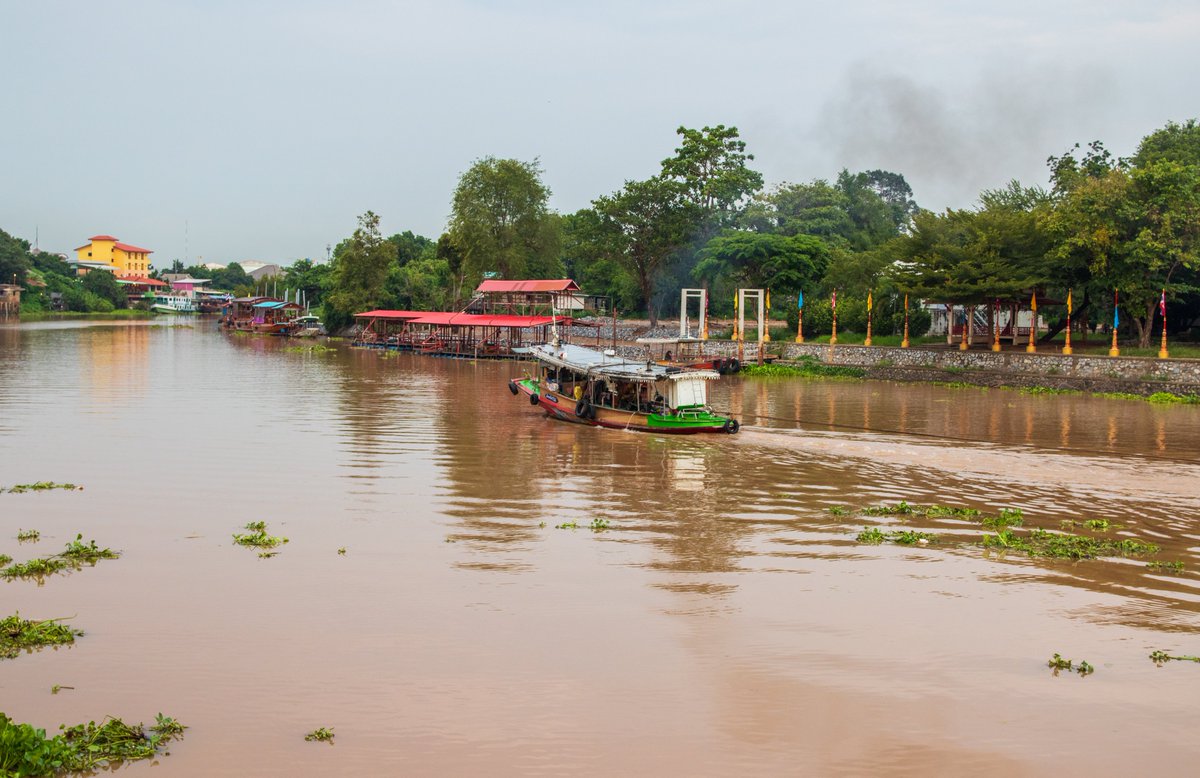 thailand-becausewecan.picfair.com/pics/013314884… A Tug Boat and the Chao Phraya River of Ayutthaya in Thailand Southeast Asia Stockphoto, commercial & advertising license Digital Download Professional Prints #ayutthaya #Thailand #Thai #thailandnews #travelphotography #bangkokpost #travel #trip #thailande