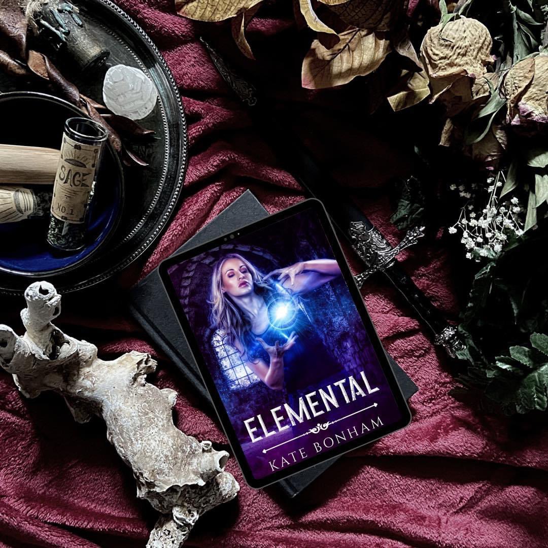Elemental is LIVE! #99c #halloweenromance #witchyromance #halloween2022 
books2read.com/ElementalMDP