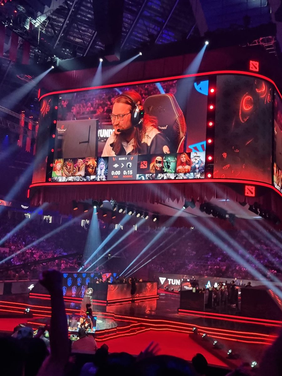 vonlimroar's tweet photo. Grand Finals #ti11 
Game 3 Team Secret VS Team Liquid. 
#letgoliquid https://t.co/5xpGoI0ctB