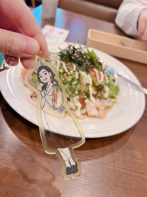 サラダうどんと小林歌穂さん 