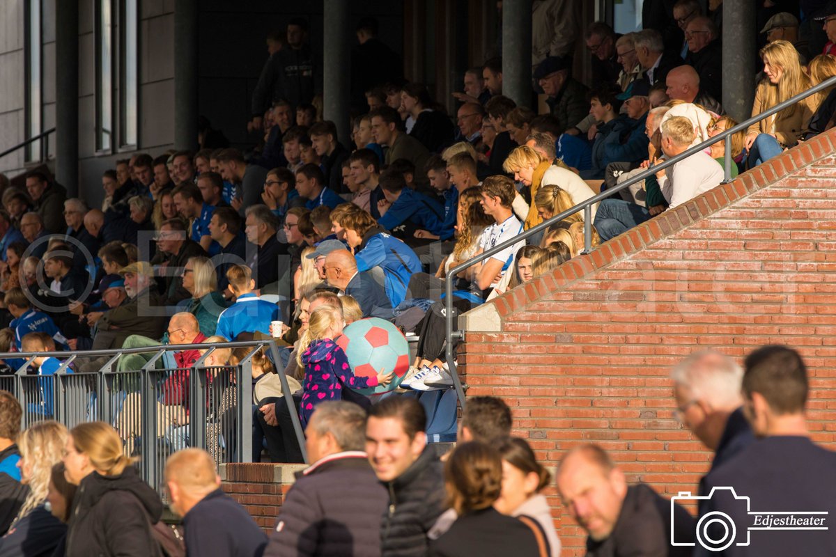 Edjestheater's tweet photo. Fotoverslag van (de tweede helft van) @Blauwwit34 - @vvfean58 staat online...:
https://t.co/6RRlpJBDWS
#Sportfotografie #Canon #Canonsports #Blauwwit34 #Blauwwit #Fean #Fean58 #vvFean58 #EersteKlasse https://t.co/7GacnfaOQQ