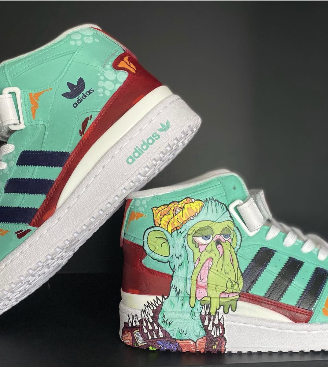 Sonz1_'s tweet image. Trying to find help for a @BoredApeYC client we did shoes for. His Mutant was stolen tonight and keeps getting scammers contacting him to help. Pls let me know where I can direct him ? 
Thanks #community #BAYC #MAYC