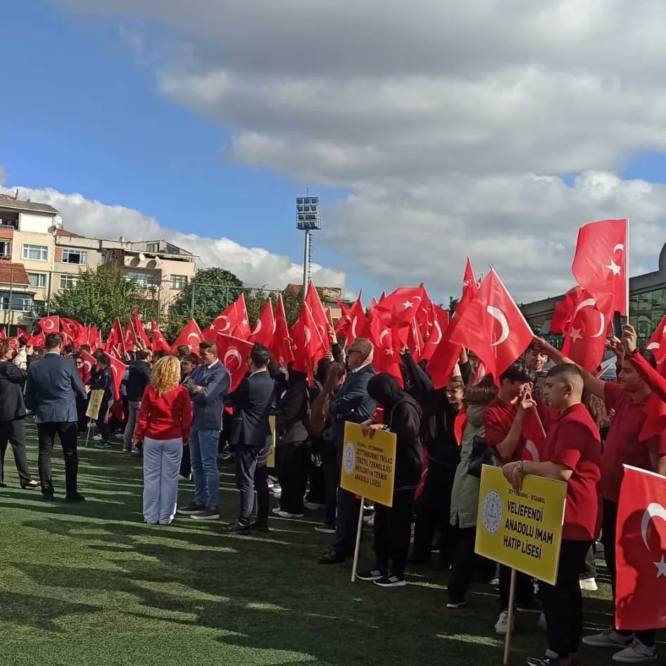 zkaihl's tweet photo. 29 Ekim Cumhuriyet Bayramı Merkez Efendi stadında coşkuyla kutlandı. @tcmeb @zeytinburnumem @TC_Zeytinburnu @istanbulilmem @memleventyazici https://t.co/fgnavfTpzD