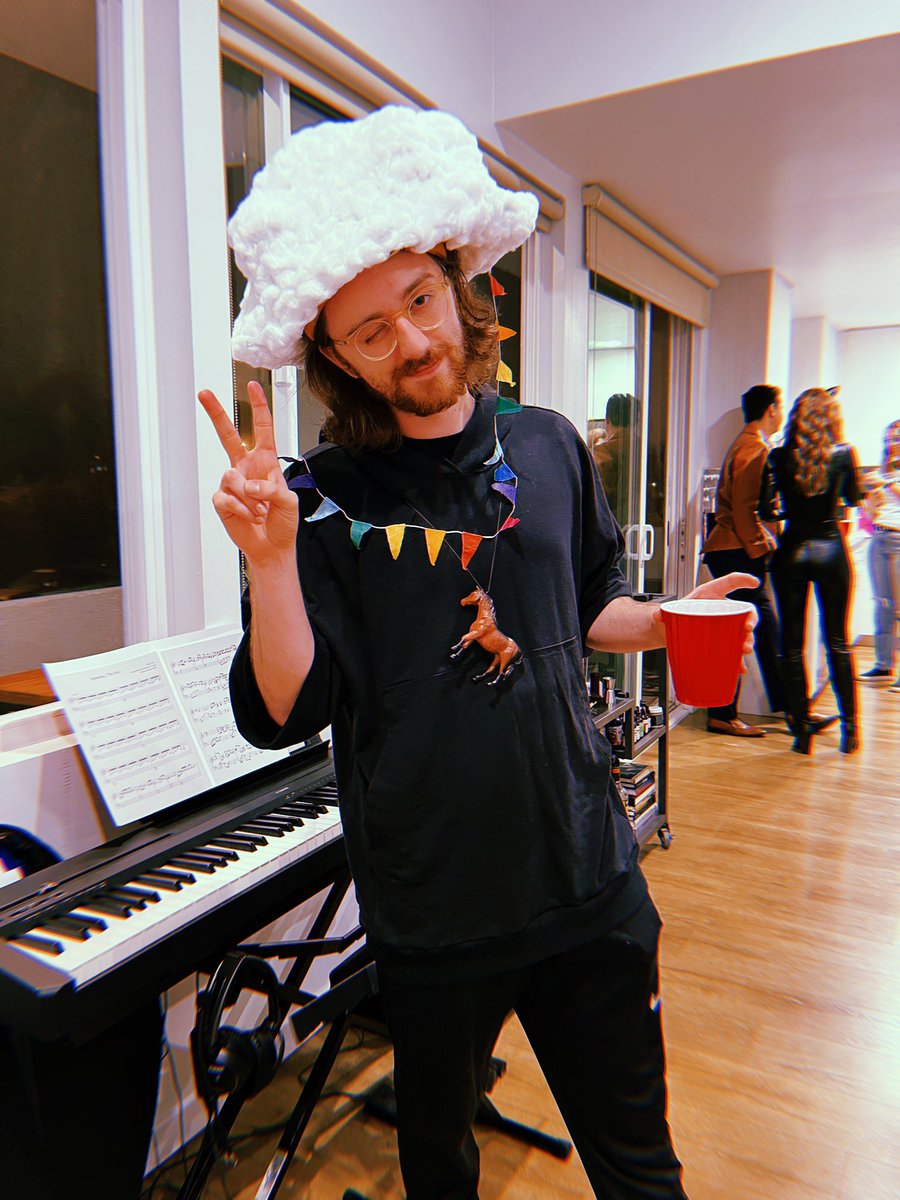 a very NOPE halloween ☁️🐎