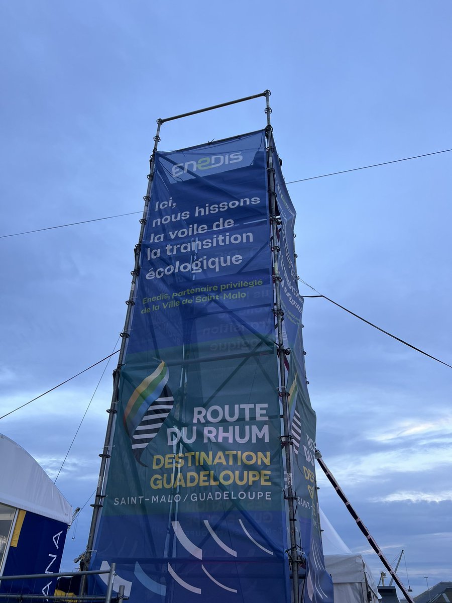 stephanec2lyon's tweet photo. Quel plaisir de retrouver la cité Malouine dans cette ambiance « Route du Rhum »👏👏 Bravo à l’ensemble des organisateurs et partenaires @SaintMaloAgglo @VilleSaintMalo @Spectaculaires_ @enedis_bretagne @RouteDuRhum https://t.co/gr5xuOKhvC