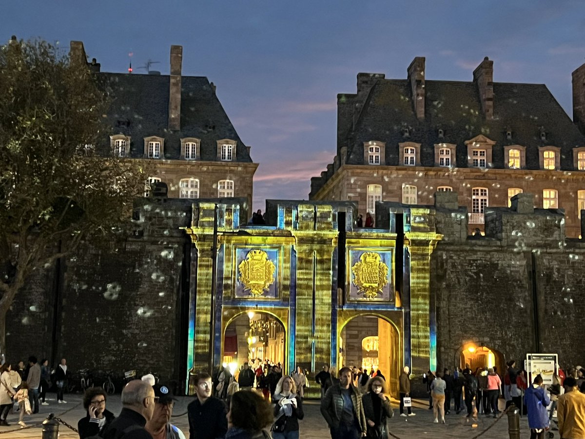stephanec2lyon's tweet photo. Quel plaisir de retrouver la cité Malouine dans cette ambiance « Route du Rhum »👏👏 Bravo à l’ensemble des organisateurs et partenaires @SaintMaloAgglo @VilleSaintMalo @Spectaculaires_ @enedis_bretagne @RouteDuRhum https://t.co/gr5xuOKhvC