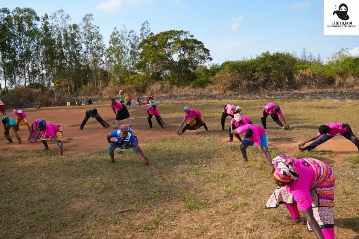 Thehijabimento1's tweet photo. Football is a simple, universal sport. Beyond being a ball sport, it's an activity that works on endurance and cardio through sequences of running. #Nikumbuke Soccer @USEmbassyKenya @blousteinschool @RutgersU https://t.co/FtDmPiv6dx