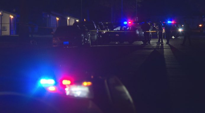 SamanthaSpitzTV's tweet photo. #BREAKING | Officers with @KennewickPolice say they found a man dead inside a vehicle after receiving reports of shots fired.

This is in the area of 5th and Kent in Kennewick. No #suspect information at this time. https://t.co/uSfmP1GOBG