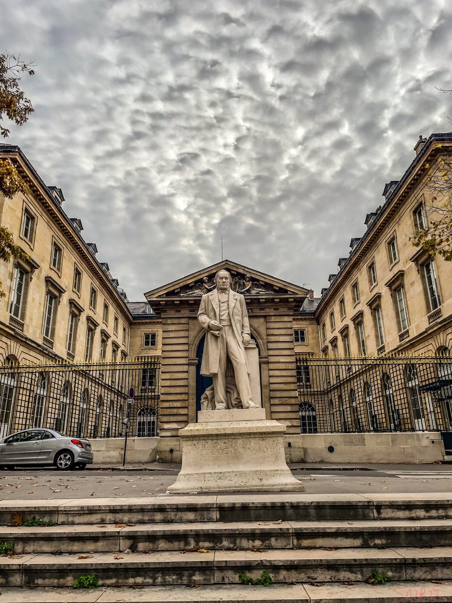 Le collège de France à paris 

#paris #parisinlove #parisjetaime #jmlpyt #photography #photographylovers #PhotographyIsArt #artiste #galerie #artwork #artgallery