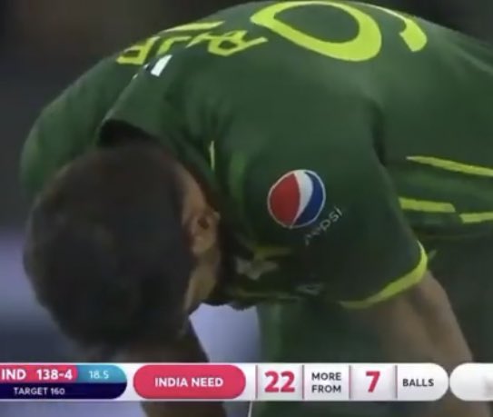 IxonicKohli's tweet photo. Haris rauf 
Against others            against virat kohli https://t.co/tyhvURe0rg