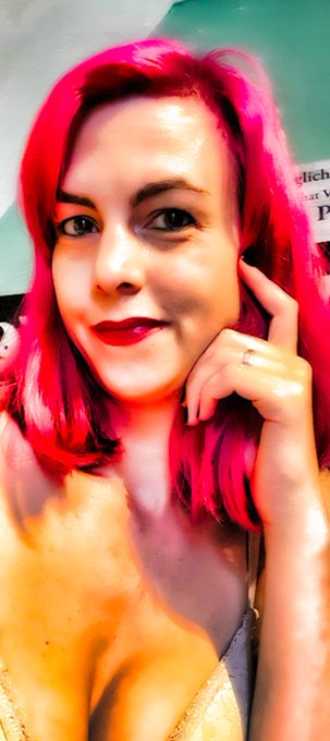 15 minutes left until my new video is online 🥵 Follow the link in my bio to see more #nsfw 🤫  #sundayvibes<a href="/tag/homemade"class="tags"><span>#homemade</span></a><a href="/tag/sundayvibes"class="tags"><span>#sundayvibes</span></a><a href="/tag/fall"class="tags"><span>#fall</span></a><a href="/tag/twitter"class="tags"><span>#twitter</span></a><a href="/tag/creators"class="tags"><span>#creators</span></a>