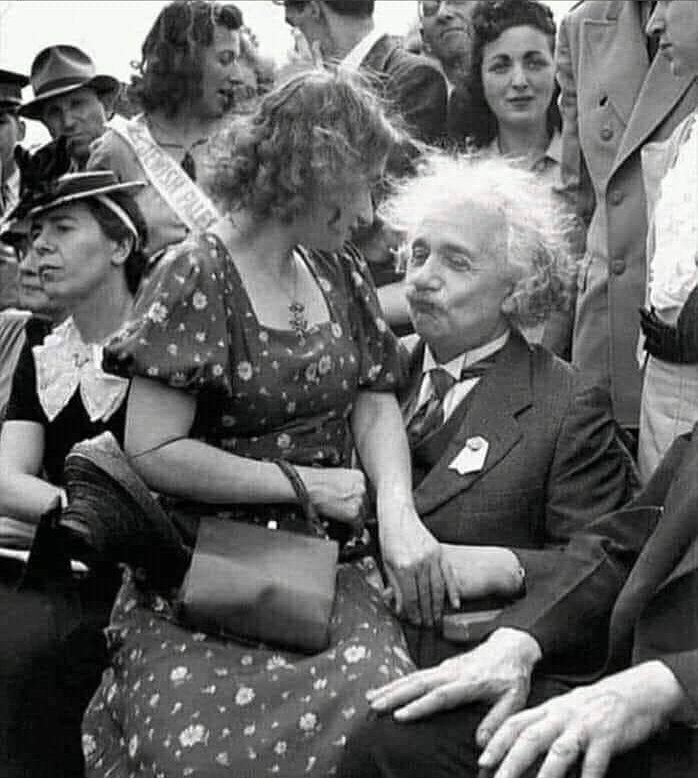 This is when Albert Einstein realized there's life beside Physics. https://t.co/CNhj3jx9x6