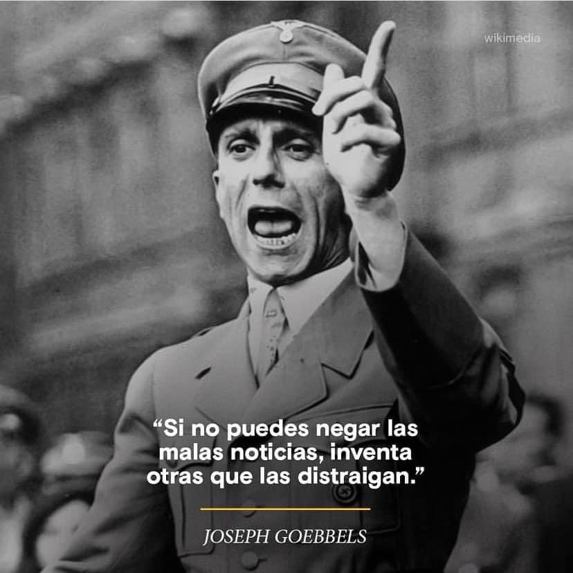 jcl's tweet photo. Lo que vemos en la política hoy, no es nada nuevo, la diferencia está en la masificación que logran con las redes sociales. https://t.co/9X35w7Uj2l