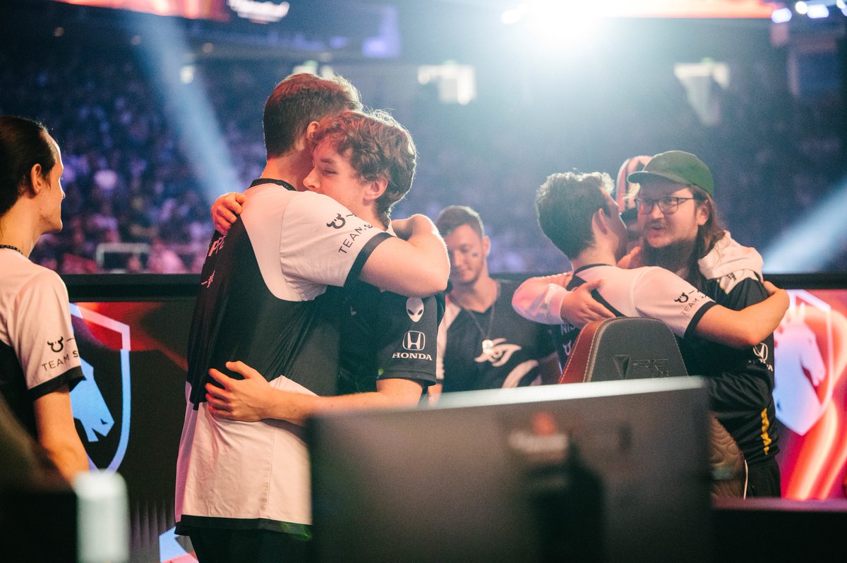 dota2ti's tweet photo. After a tense 2-1 series, Team Secret take down Team Liquid on their journey to the Grand Finals. Team Liquid leave the tournament in 3rd place. #TI11 https://t.co/BvVqEGIUf1