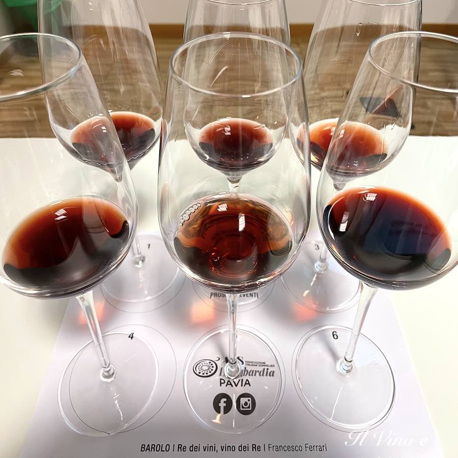 ilvinoeoltre's tweet photo. 🍷 La Degustazione: Barolo. Re dei vini, vino dei Re (28/10/2022) - https://t.co/1uoGNlTo1U 🍷

#aislombardia #aispavia #barolo #cantinafracassi #ceretto #ciabotmentin #domenicoclerico #francescoferrari #giacomofenocchio #guidoporro #lucianosandrone #nebbiolo #sommelier #villero https://t.co/WAYufEW74c