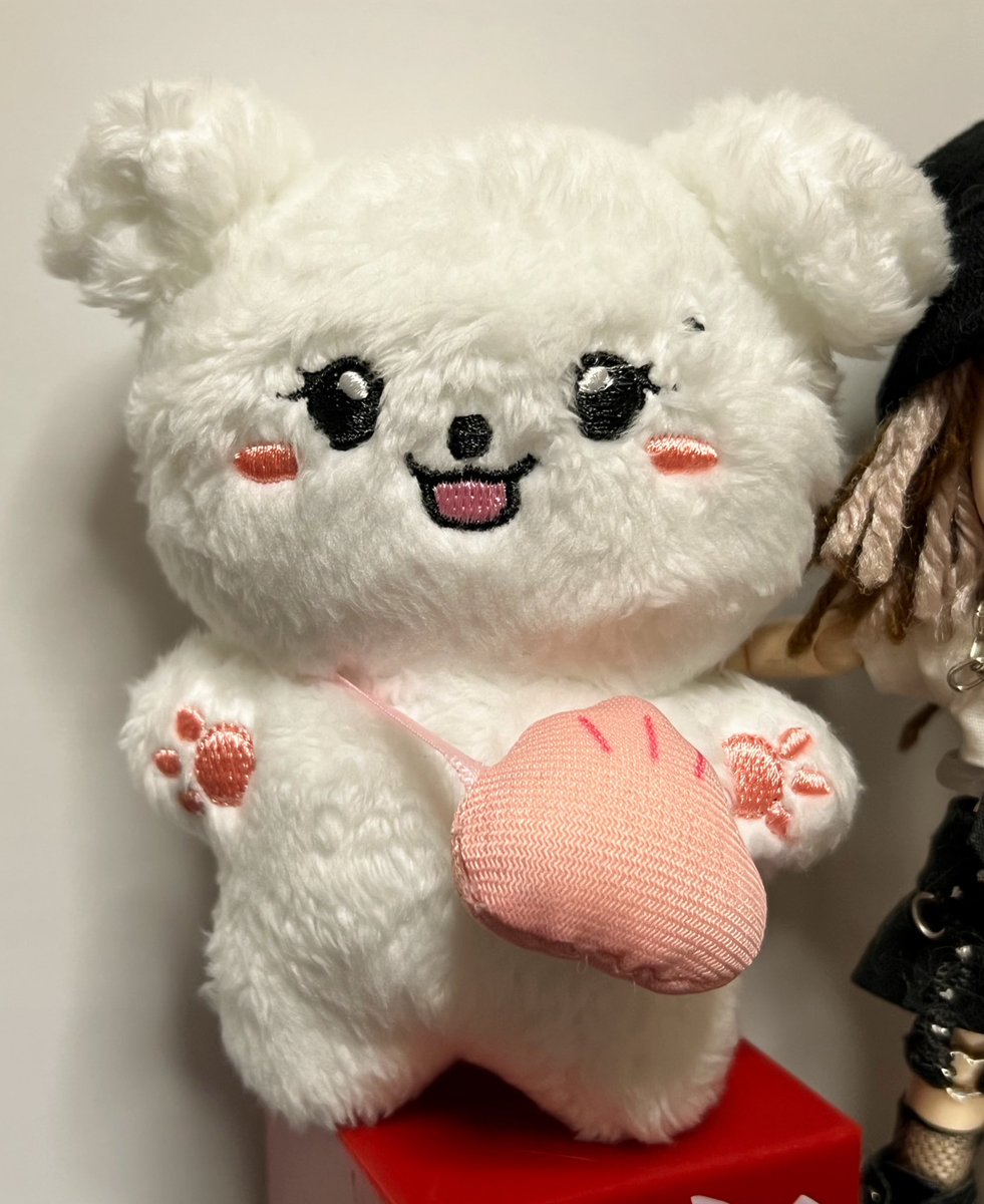 mimitsunn's tweet photo. @hi_ppang 
待ちに待ってたひかワンコちゃん🐶
届いたぁ
普通にいつものように宅急便あけてひかワン飛び出てきて😳😳😳
思ったよりまるまるしてる🤣
作ってたうさ耳帽いい感じにかぶれた💕
オマケシールにぴよワンコがっ😍😍😍
作ってくださりマスターさんありがとうございました https://t.co/CUgbgwcqzD