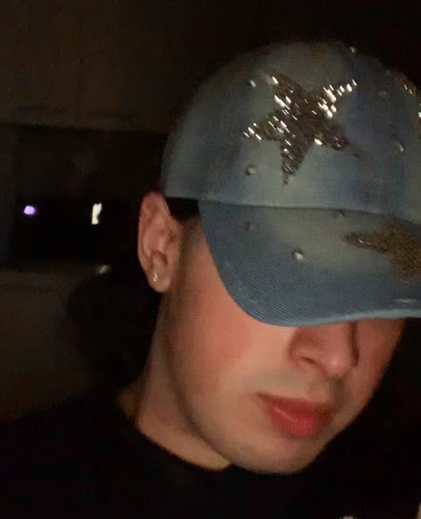 DionTried's tweet photo. This ain’t my Hat #Sorry @xxsudi https://t.co/TQc5OW5A5z