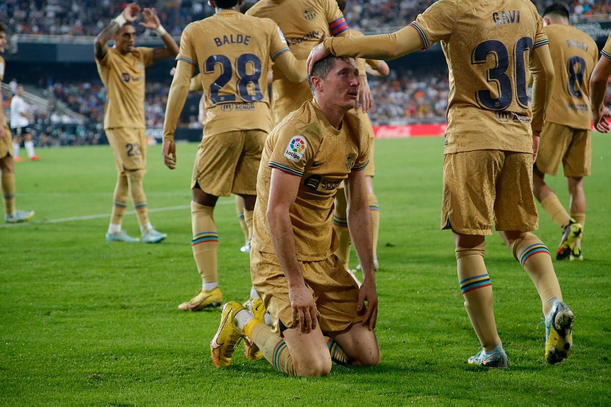 jotajordi13's tweet photo. Si el Madrid marca en el último minuto es épica, ADN y nunca se rinden.
Si lo hace el Barça es q tenemos suerte y jugamos fatal.
Bon dia i VISCA EL BARÇA https://t.co/q2Nsih4X6N