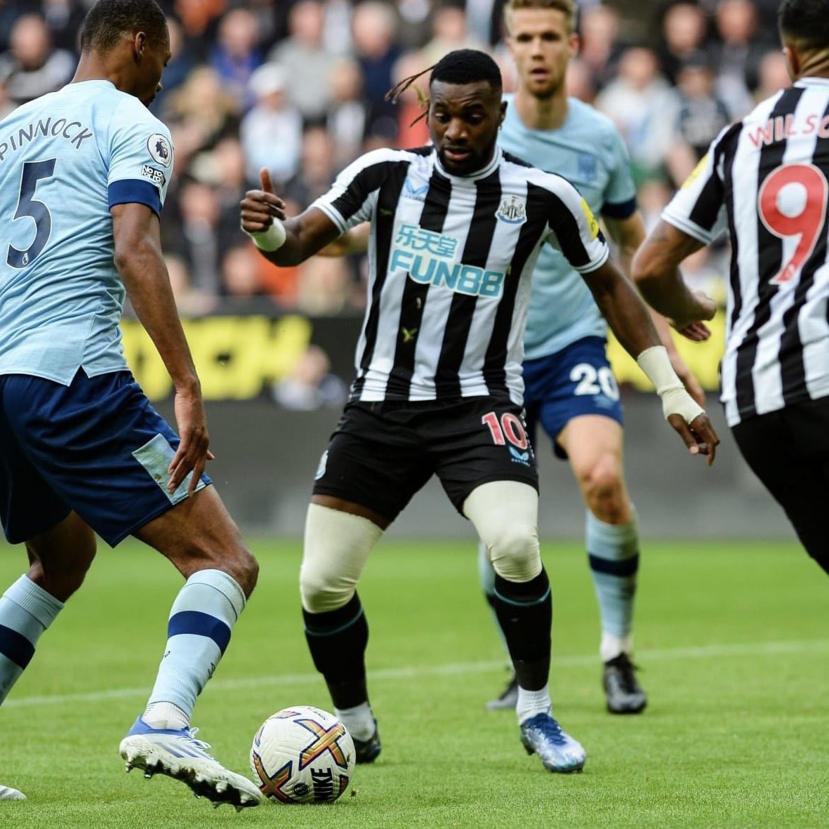 AntArthur's tweet image. QUESTION: Does Saint-Maximin walk straight back into the starting lineup? @ChronicleNUFC @NUFC360 @NUFCFansUtd @MagpieGroupNUFC @zone_nufc @GeordieMAG_