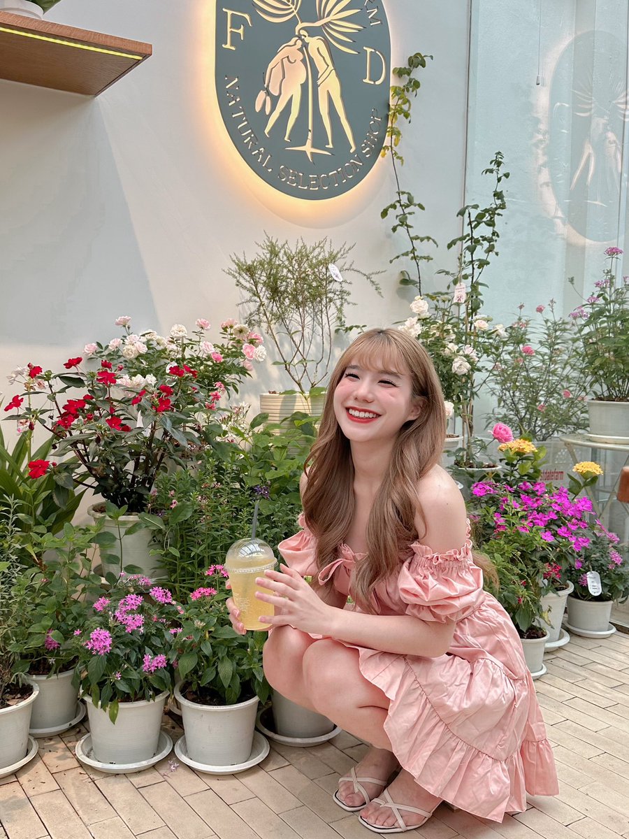 nnanaeeee_'s tweet photo. 🌸🌷🌺💐 https://t.co/7Aqgz5NLLY