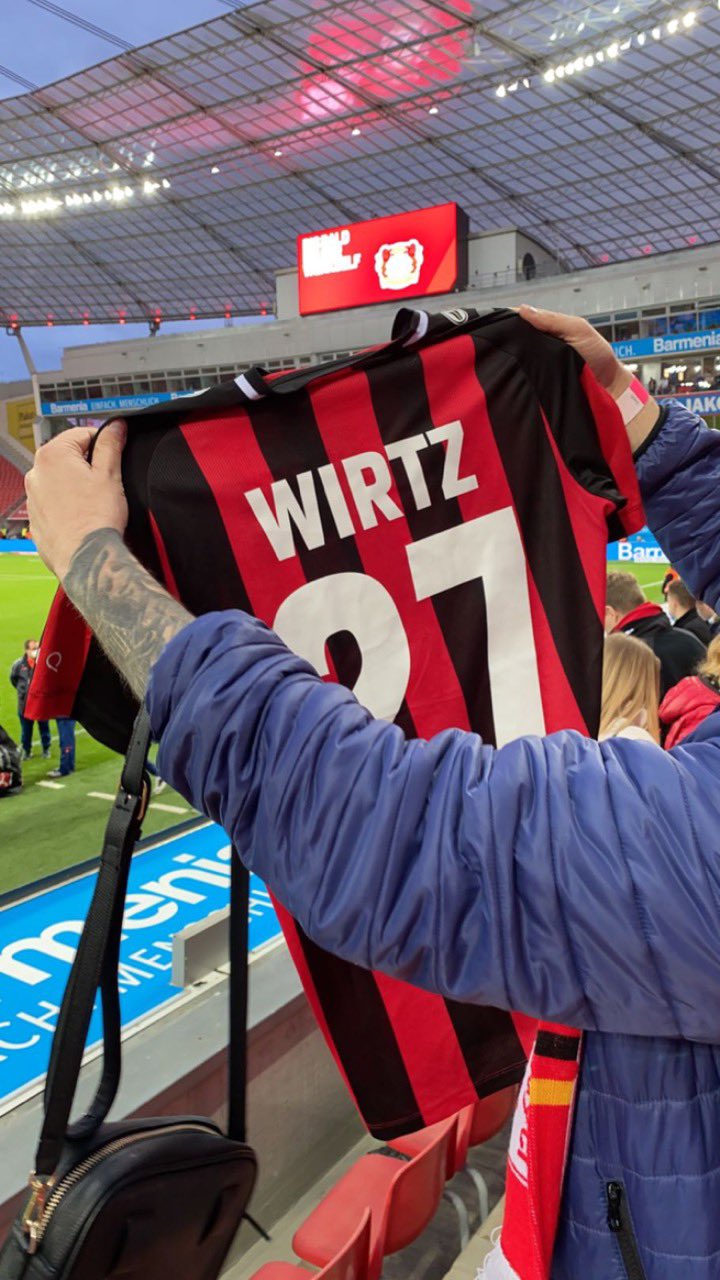 Alena on Twitter: "Genau vor einem Jahr Trikot gekriegt:3 https://t.co ...