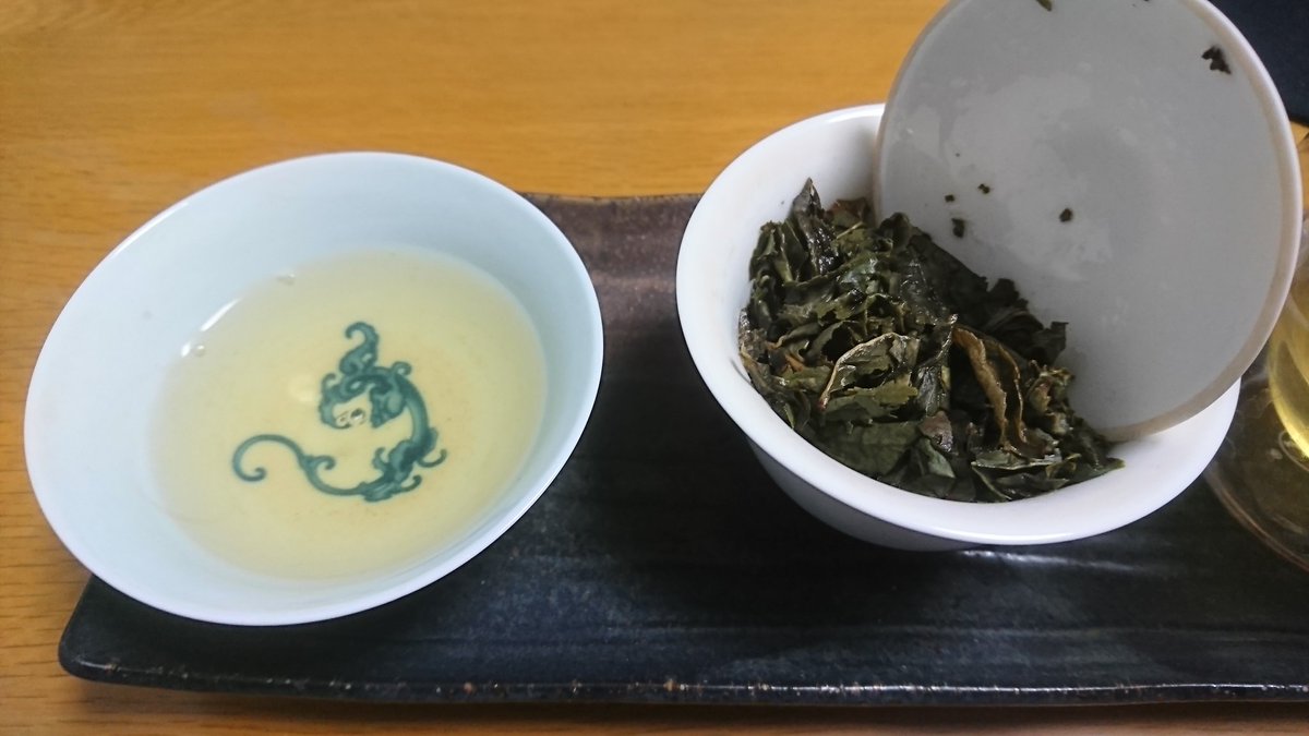 桂花烏龍茶

金木犀大好きマンなのでずっと気になってたけど想像以上に美味い

烏龍茶のぼんやり感と桂花の甘い香りがピッタリ

ジャスミン茶とかアールグレイとか、着香モノはマッチングの奇蹟に震える