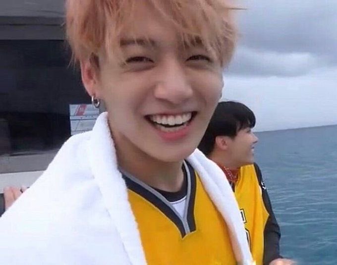 JKDAILY_ARCHIVE's tweet photo. my favorite guy <3 https://t.co/pEGlM7lgU8