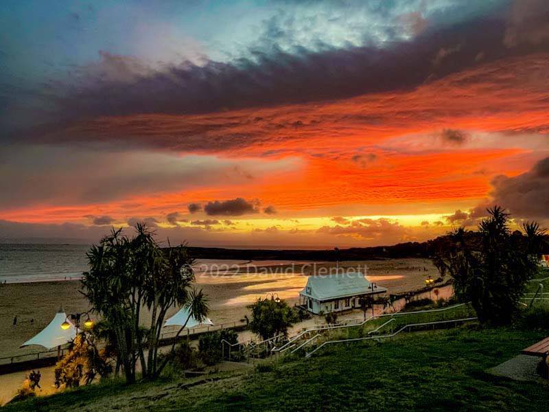 Sunset from Whitmore bay Barry Island .<a href="/ItsYourWales/">It's Your Wales</a> <a href="/WelshWalks/">Walks Around Wales</a> <a href="/Barry_TC/">Barry Town Council</a> <a href="/Barrybados/">#Barrybados</a> <a href="/_BARRYISLAND_/">Barry Island ❤🏴󠁧󠁢󠁷󠁬󠁳󠁿❤ #BarryIsland</a> <a href="/visitthevale/">Visit the Vale</a> <a href="/WearetheVale/">We are the Vale</a>