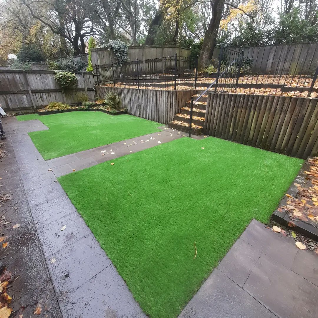 pimcoagl's tweet photo. WOW!!!! Done in a day this transformation took an area from a mud patch into an area that can be used all year round. 
#teampimco #artificialgrass #grass #Lawn #gardendesign #landscapedesign #makeover #smashedit https://t.co/dQLEgcfPzZ