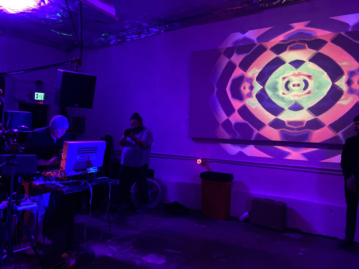 Sine Mountain tweet media