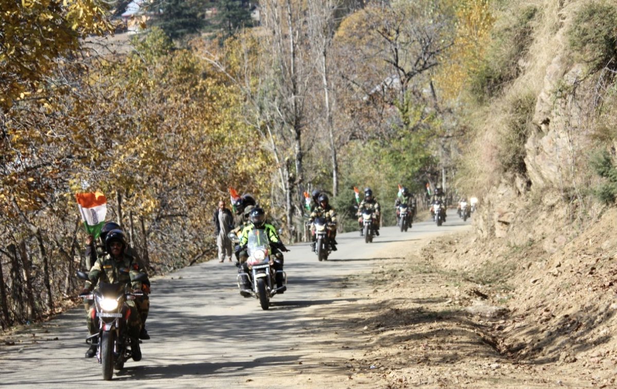 BSF at #Kupwara ⁦took out a motorcycle rally from #Handwara to #Kachama to celebrate <a href="/BSF_Kashmir/">BSF Kashmir</a>⁩ ⁦<a href="/BSF_India/">BSF</a>⁩ <a href="/PMOIndia/">PMO India</a>⁩ <a href="/WIONews/">WION</a> <a href="/ANI/">ANI</a> <a href="/htTweets/">Hindustan Times</a> <a href="/EconomicTimes/">Economic Times</a> <a href="/TimesNow/">TIMES NOW</a> <a href="/CNNnews18/">News18</a> <a href="/ndtv/">NDTV</a> <a href="/nytimes/">The New York Times</a> <a href="/narendramodi/">Narendra Modi</a> <a href="/OfficeOfLGJandK/">Office of LG J&K</a> ⁦<a href="/scribesoldier/">Mayank 🇮🇳</a>⁩