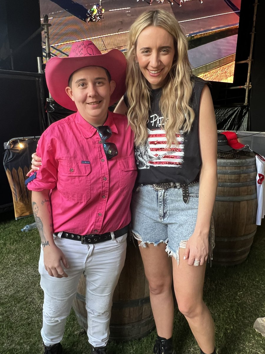 CMDU_22's tweet photo. Top 4 artist this week to listen to 
@dozzimusic 
@CassidyRaeWilso 
@kayleebellmusic 
@thehayleyjensen 
Make sure to stream there music on all streaming platforms this weeks artist are ones you won’t regret listening to #countrymusic #womenincountry https://t.co/ibNrSunEiN