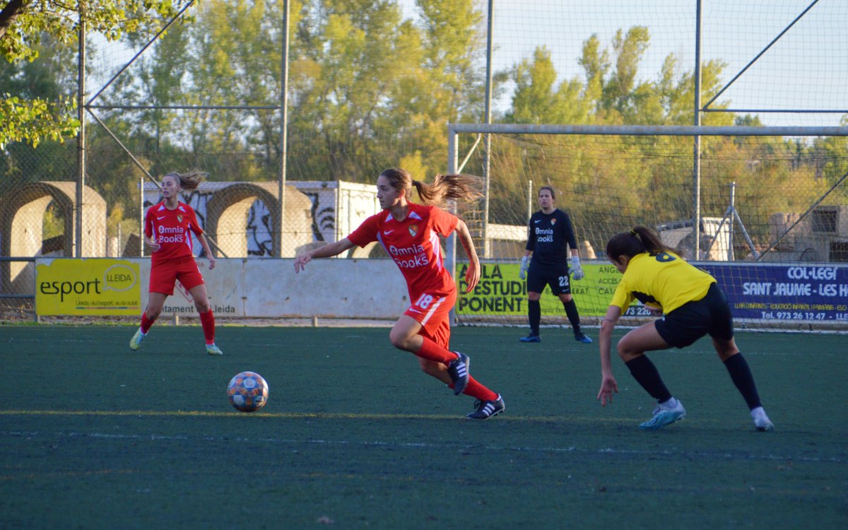 TerrassaFC's tweet photo. ๐ดโ La ๐ฉ๐๐๐งร๐ฅ๐๐ (1โฃ-2โฃ) del @TerrassaFC #futfem de @Juligv_8 al camp del #CFPardinyes, en 4โฃ fotos!
๐๐ ๐จ๐ก๐ง ๐ง๐๐ฅ๐ฅ๐๐ฆ๐ฆ๐! โค๐ค
(๐ธ: @juanmamedina_) https://t.co/1VGBQeiD9R