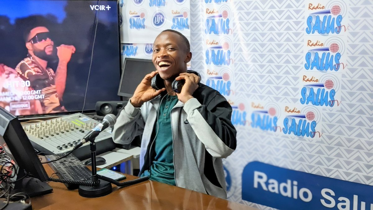 EmmanuelINTORE's tweet photo. Rimwe mu buzima bwawe, abantu bazakwitiranya bityo bakubone uko utari ariko wowe uzagumye uri wowe nyirizina aho guhindukira kuba uwo bakubonamo. Uzicazwa inyuma wagakwiye imbere ariko ntibizakubuze kuba uwo uriwe. Kuba uwo uriwe biguha kugera aho wifuza kugana. #RwOT
#BeYou #YES https://t.co/VZF8yvXx5b