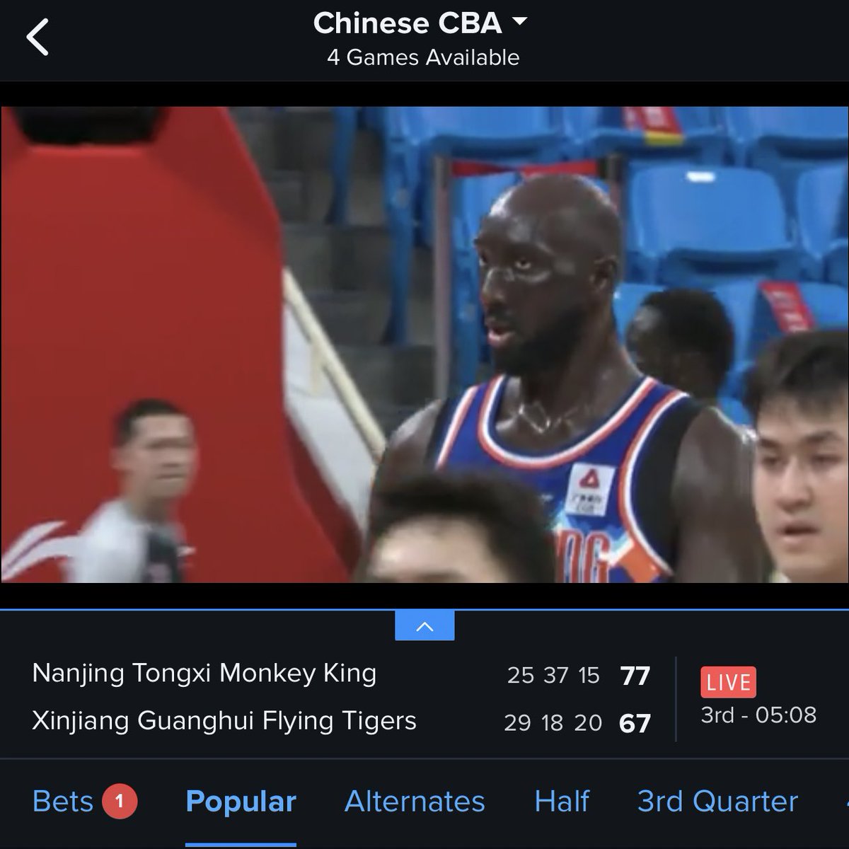 sunny_koufax_'s tweet photo. Watching Chinese basketball rn and just realized Tacko Fall in the game 😅 #ChineseBasketball https://t.co/zWPS4MrOf2