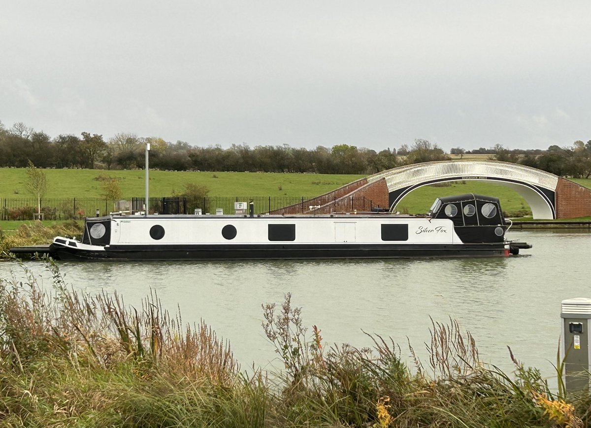 NBLongpod's tweet photo. Slipped our moorings for a rare trip out this year and look what’s moored at the service pontoon. https://t.co/BvhDYezeLB
