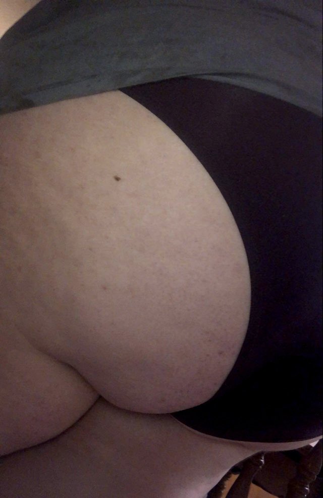 glazed_pumpkin's tweet photo. Anybody want cake? Message me for more 😇 #asspic #onlyfansgirl #fatgirlporn #nsfw #bbw #bigbeautifulwomen #onlyfans #NiteFlirt https://t.co/sGIDkIJjs7