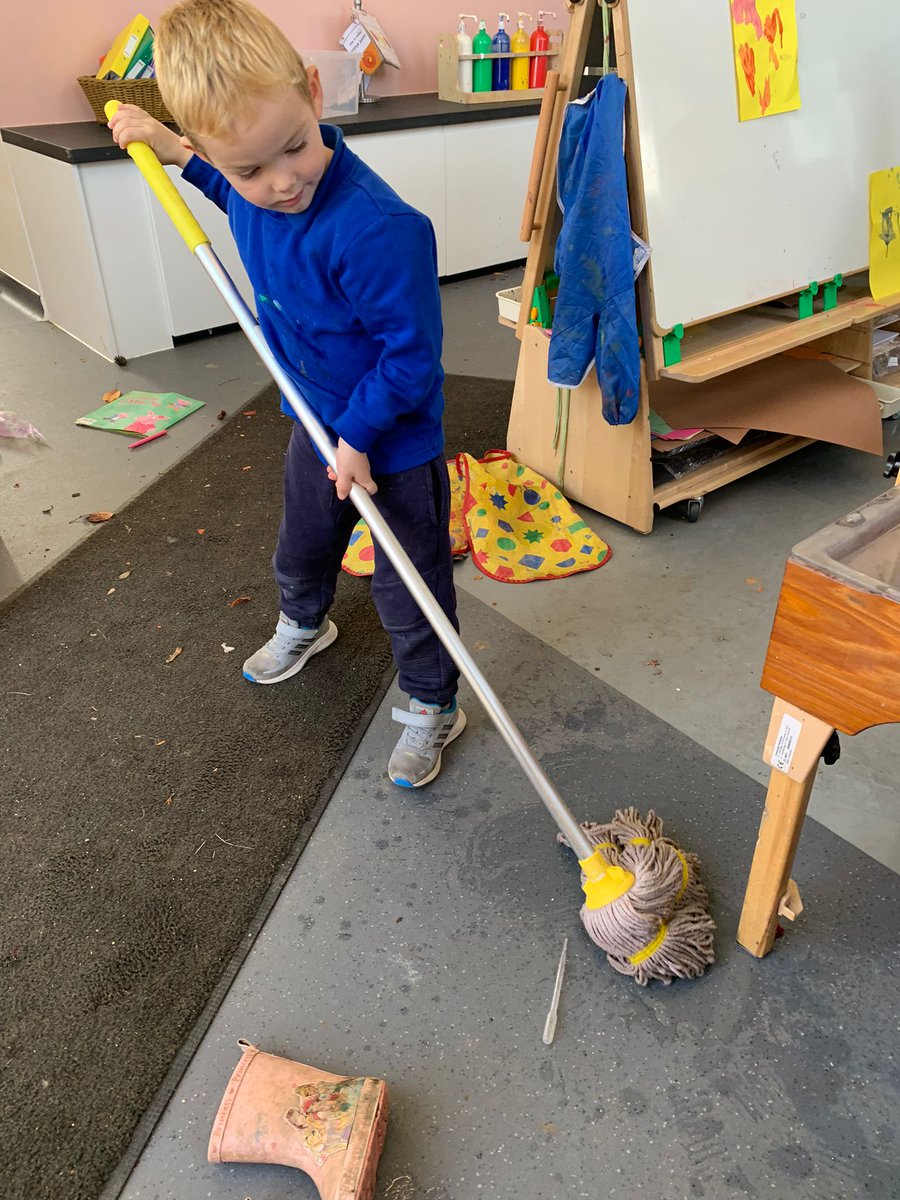 nurserydennyps's tweet photo. Busy week in our creative zone from pouring and measuring, to getting creative with different materials, learning to keep safe when using some of the equipment and making sure the water was clear from the floor. #beingresponsible #exploringmaths https://t.co/oE7OhSKyao