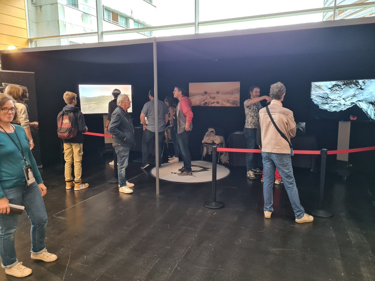 VR2Planets's tweet image. @LesUtopiales jour 2!
Toujours un plaisir de montrer les terrains planétaires au public !
#VR #Space #education @ProjetGeoPlaNet @LPG_Lab