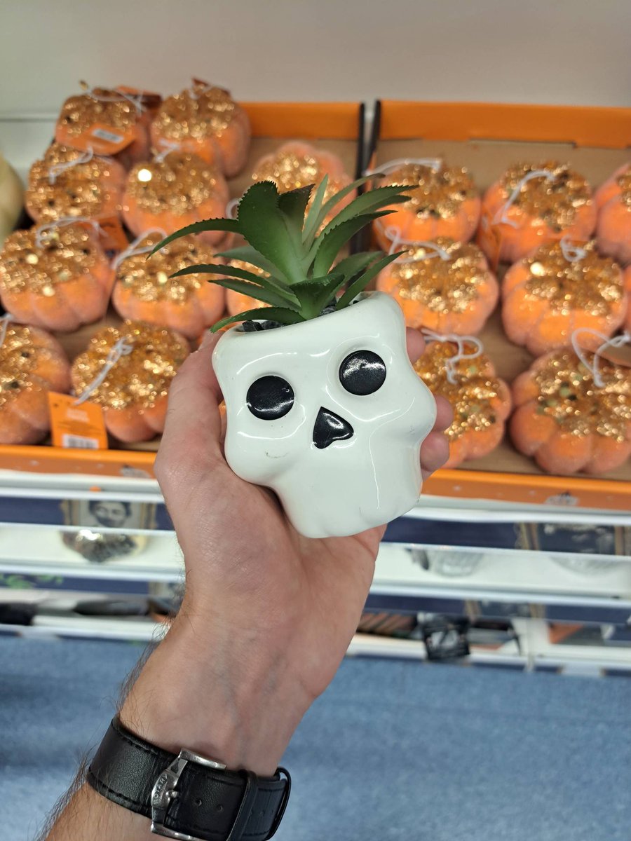 Clarendon Square tweet media