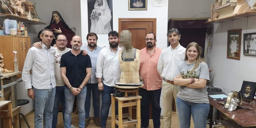 HumildadMontoro's tweet photo. NUEVOS PROYECTOS 
La Junta de Gobierno ha decidido encargar la realización de un segundo Romano para el paso de Misterio de Señor de la Humildad al taller de Lucas Martínez de la Rosa y Maria de los Ángeles Serrano. https://t.co/lY6r0Gcmqy