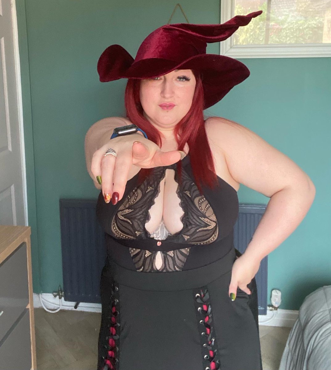 curvycrazycute_'s tweet image. Good witch or bad? Bodysuit is @dearscantilly @curvykate use code BRABOUNCE                      Skirt is @rosegalofficial use cute20                              “Wand” is @Lovehoney use BBLOVECURVES                     #halloweencostume #curvykate #rosegal #lovehoney #curvygirl